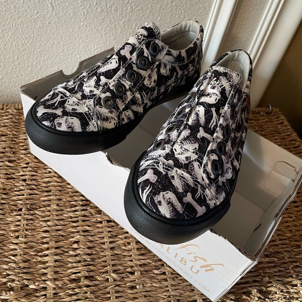 Blowfish Malibu Kids Dinosaur Print Bones Black and White Kids Loafers 1 NWT - Picture 14 of 14